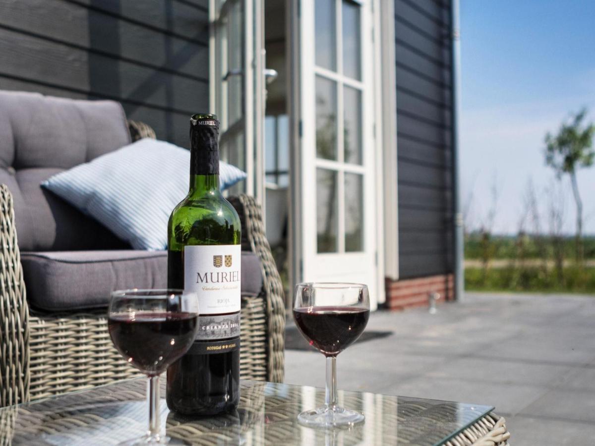 Rustic Holiday Home In Wissenkerke With Garden Bagian luar foto